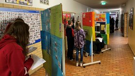 8er_in_der_Ausstellung-1